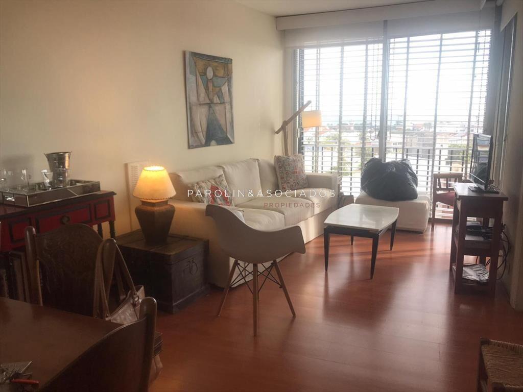 Apartamento en venta en Península vista al mar.