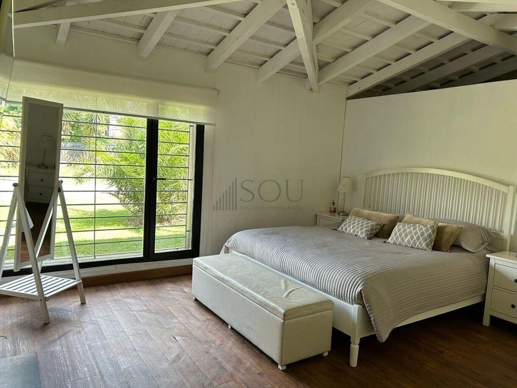 VENTA CASA 4 DORMITORIOS GRAN TERRENO PINAR SUR