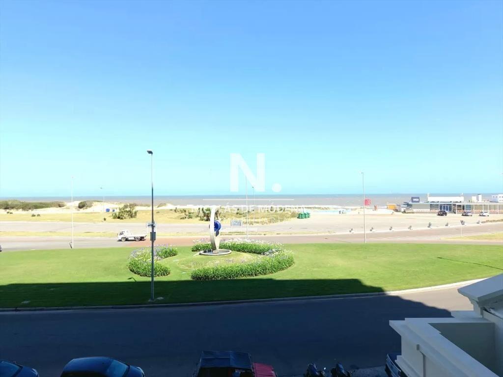 Apartamento de 3 dormitorios. Torre Imperiale.
