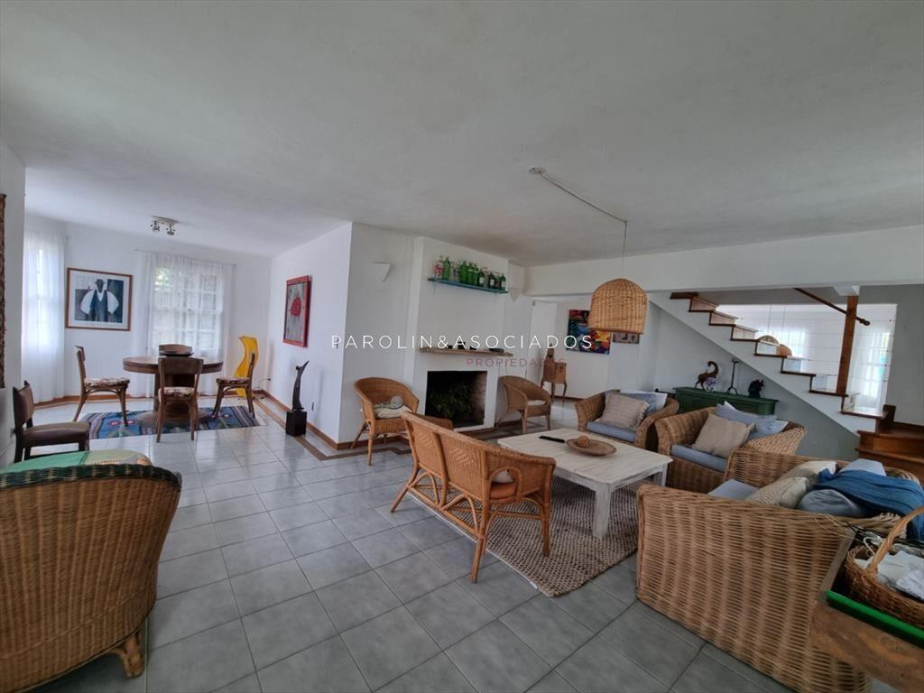 Casa en venta en La Barra a 3 cuadras de la Punta