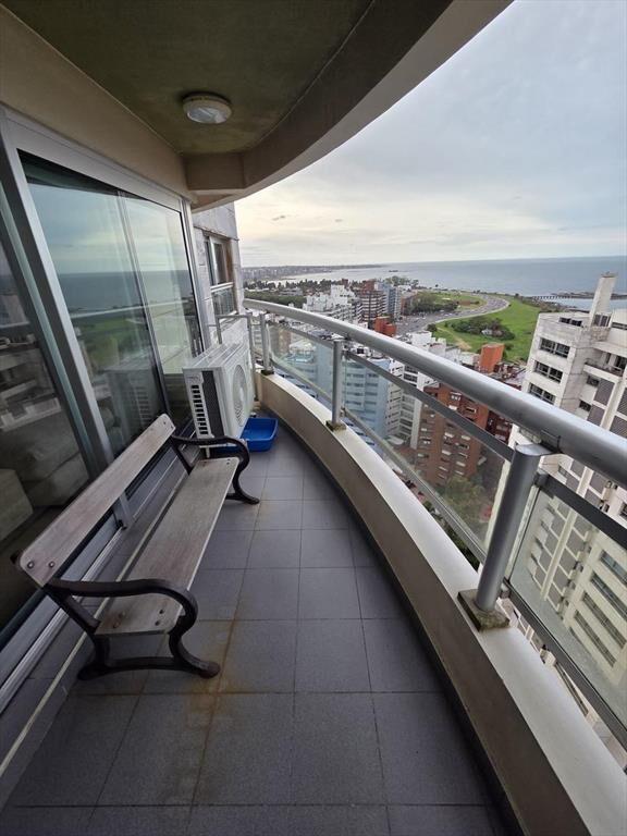 Puerto del Buceo, pent house duplex con vista al mar ,terra