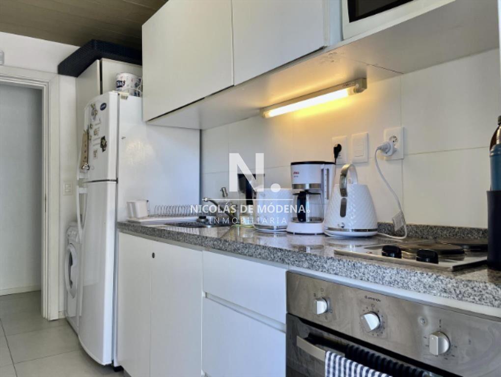 Vende apartamento de 2 dormitorios en Brava- del