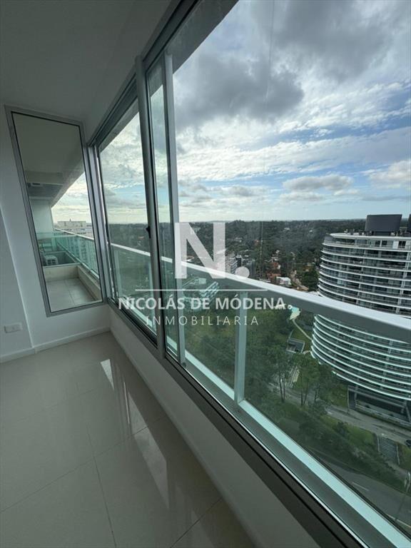 Apartamento de 3 dormitorios con excelentes y