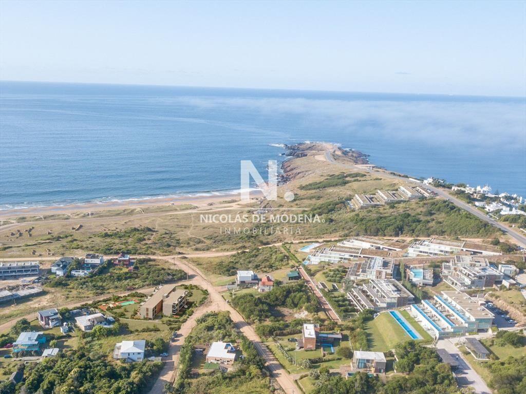 Vende Apartamento en Punta Ballena de 2