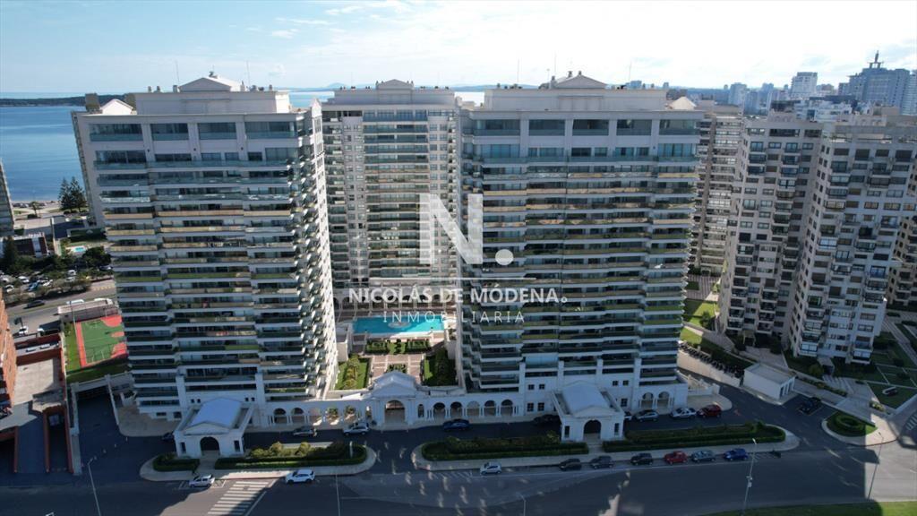 Apartamento en Venta de 3 dormitorios Frente al ,