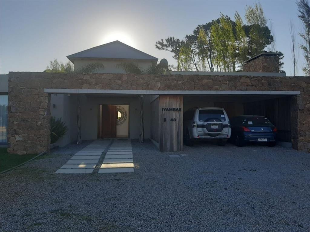 VENTA CASA EN BARRIO PRIVADO LA ALBORADA PUNTA DEL ESTE