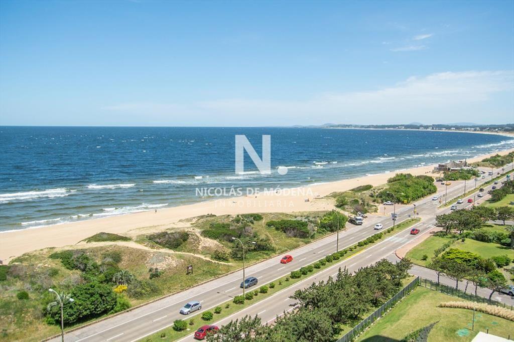 Departamento de 3 suites en Alquiler frente al mar. Venetia