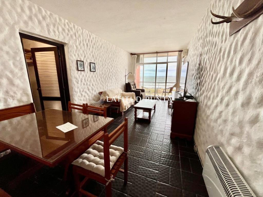 Apartamento 2 dormitorios y medio. Brava
