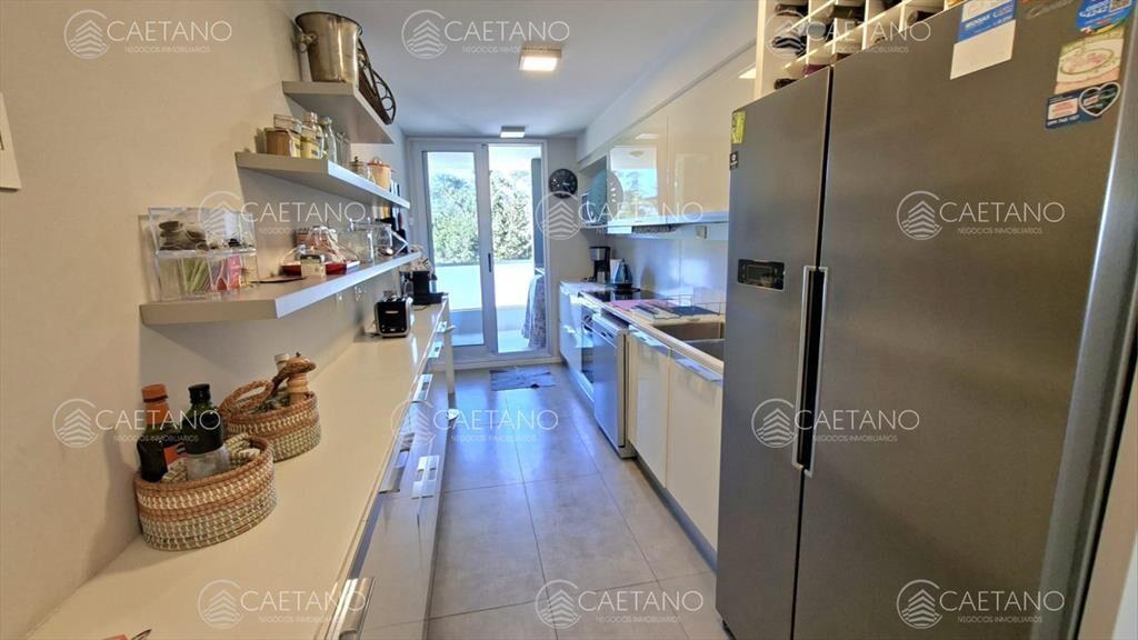 Venta apartamento 3 dormitorios. Playa mansa, del