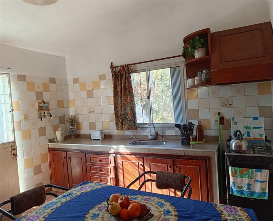 VENTA, casa de dos dormitorios, en Lezica.