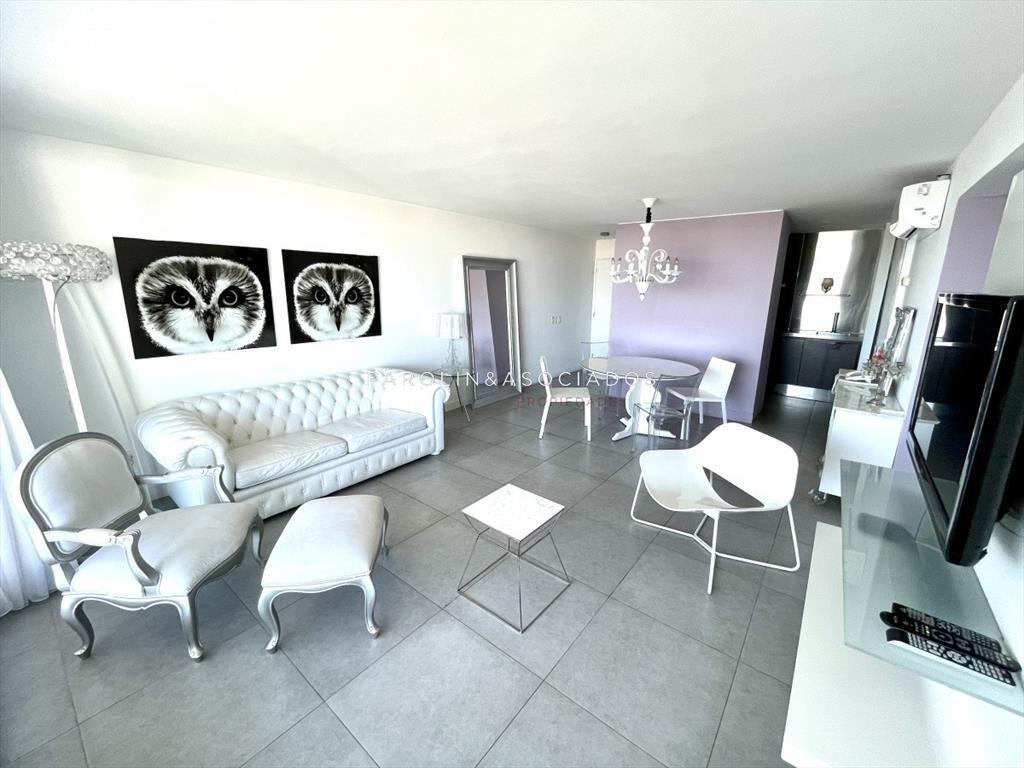 Apartamento en venta en torre Yoo, Punta del Este.