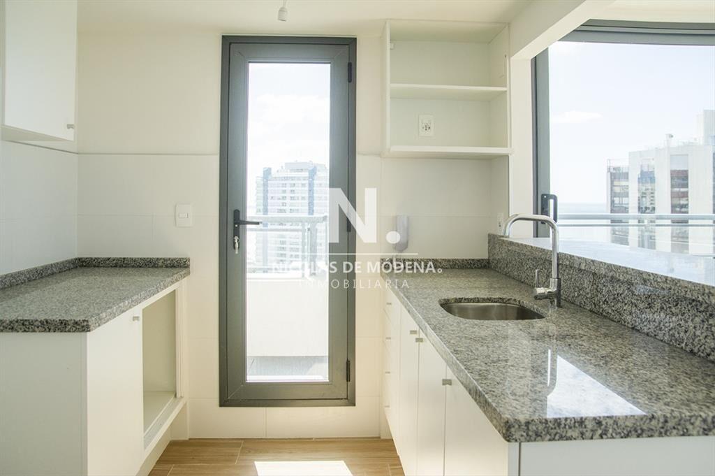 Torre moderna a pasos del mar, dpto de 2 piso
