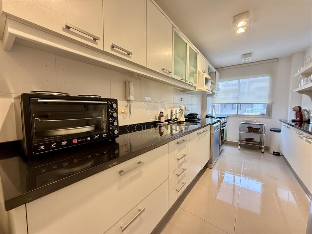 Espectacular departamento en edificio Manantiales