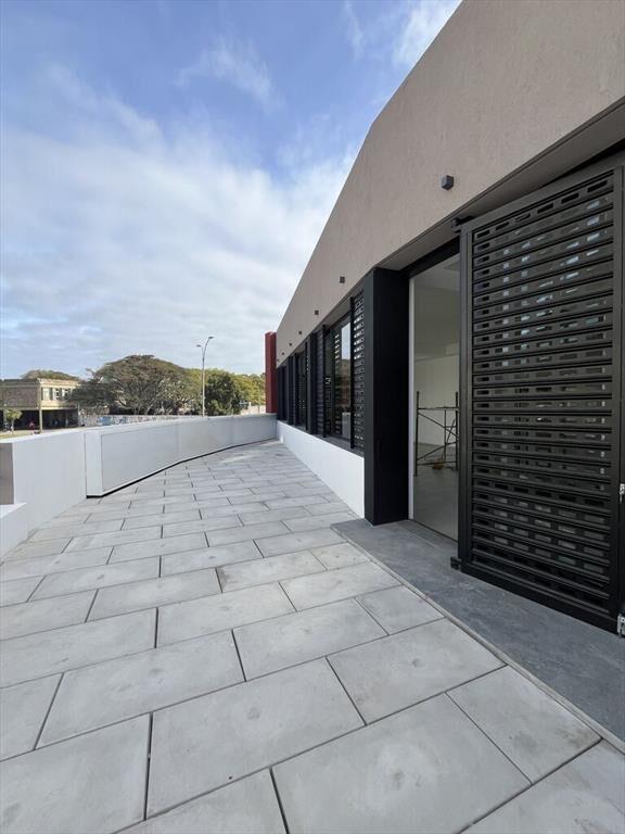 IMPONENTE LOCAL COMERCIAL  A ESTRENAR