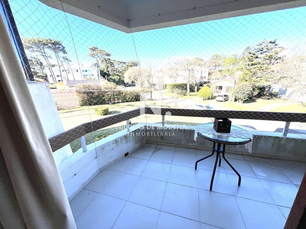 apartamento en venta en playa mansa, dos dos