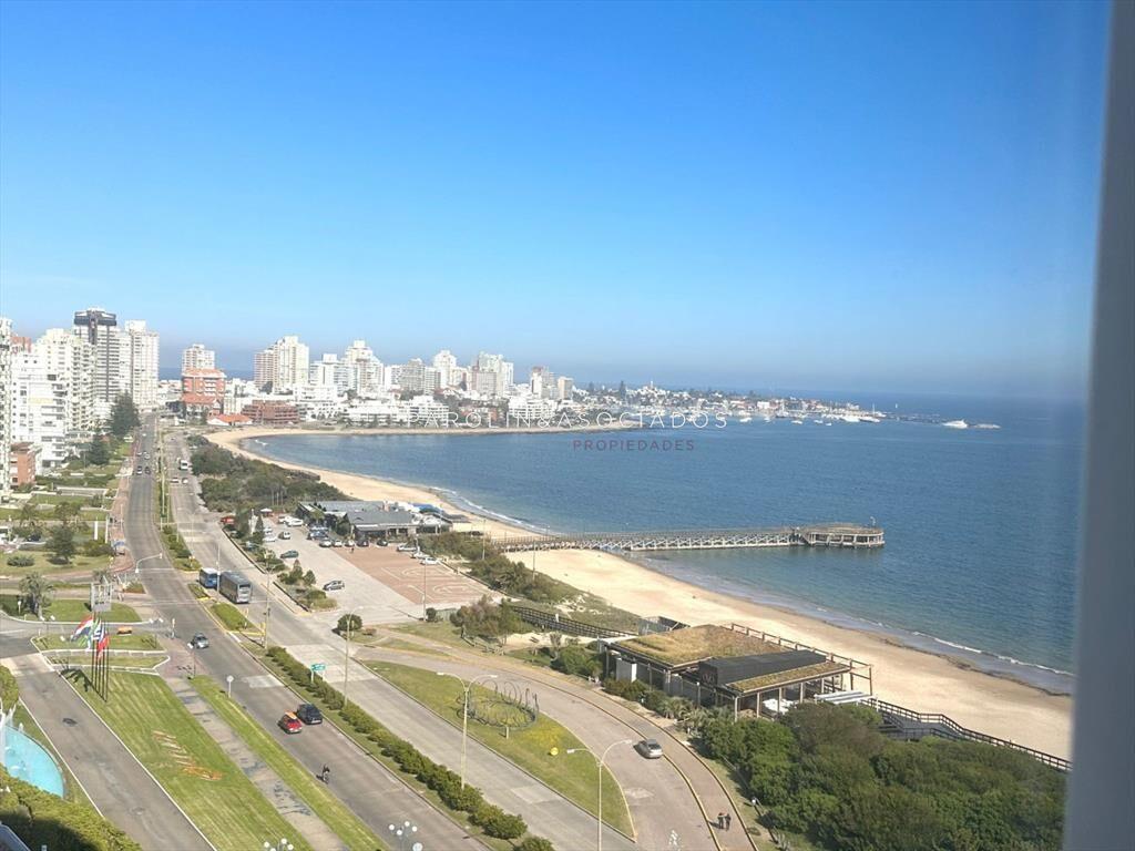 Apartamento de 3 dormitorios en suite, en Torre a