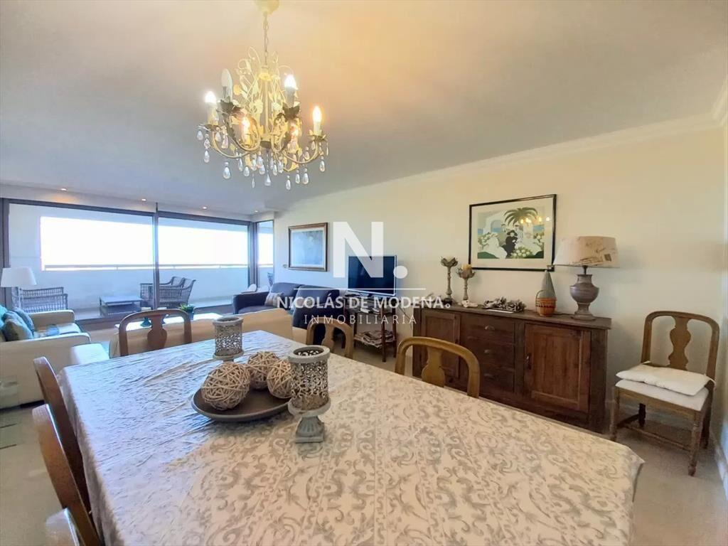 Apartamento de 3 dormitorios. Torre Imperiale.