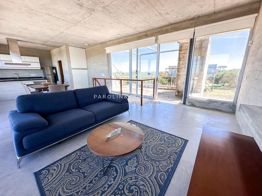 Casa en venta de 3 dormitorios en frente al mar de La Juani