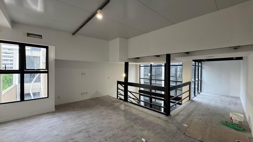 Excelente loft en ciudad vieja por peatonal Sarandí.