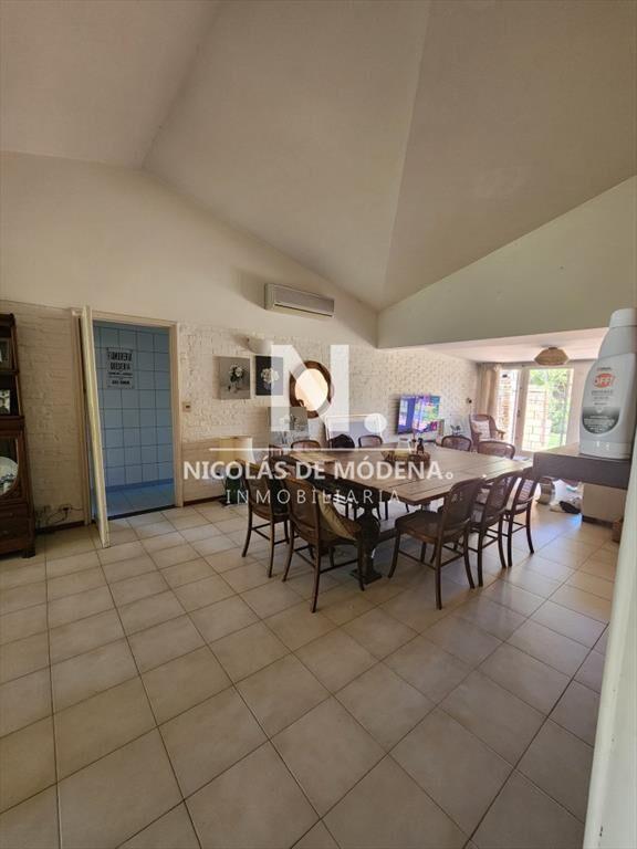 Casa de 3 domritorios y dependencia en venta en