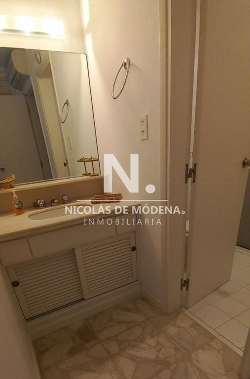 Apartamento de 3 dormitorios frente al mar en , ,