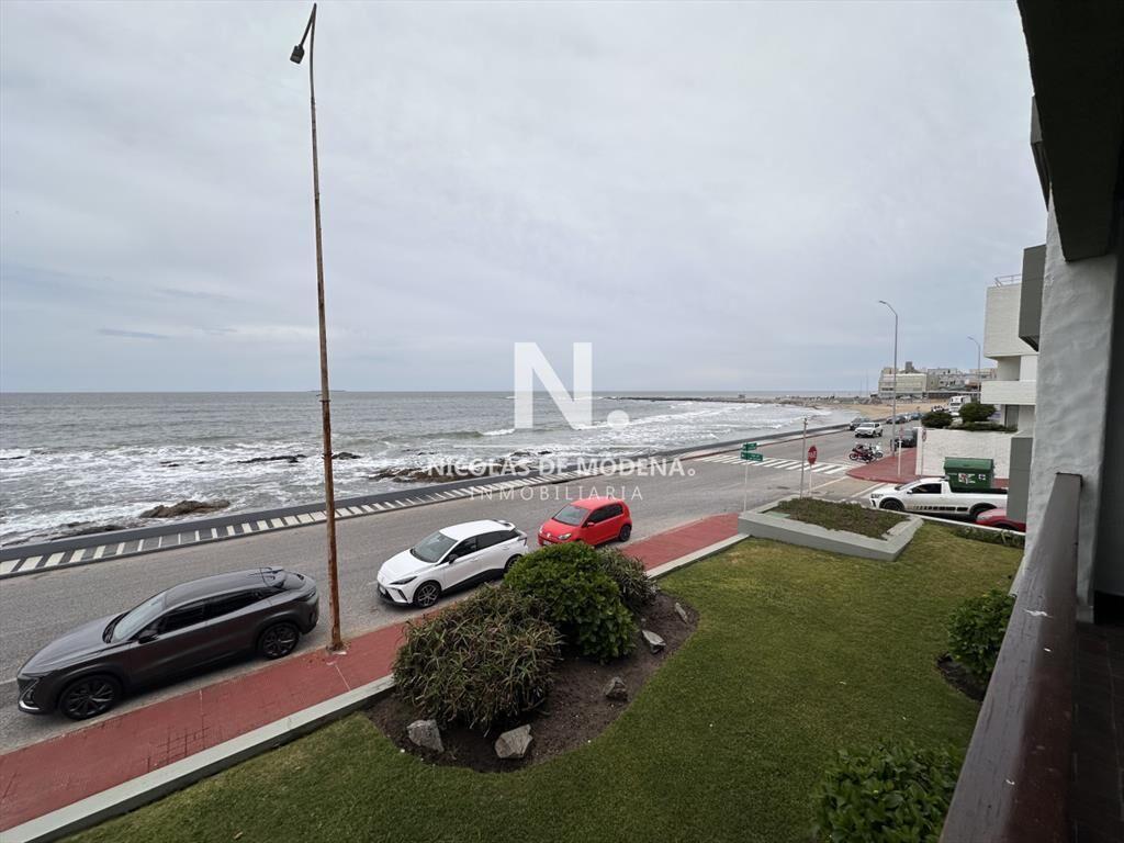 En venta apartamento de 2 dormitorios en Punta