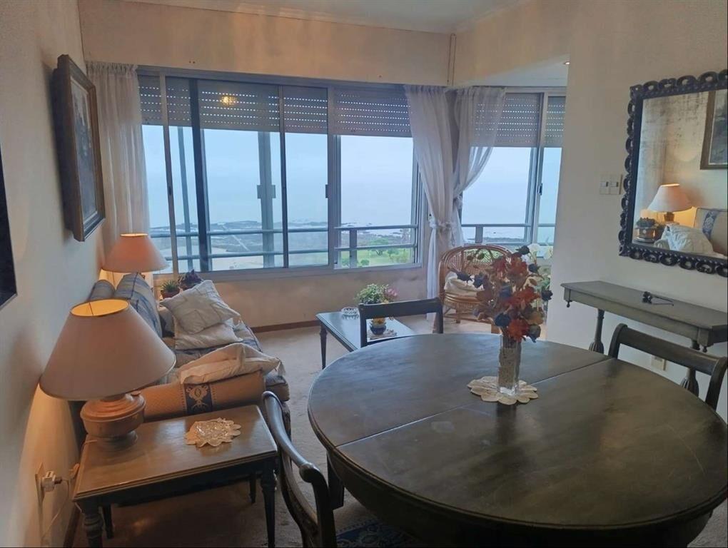 Alquiler Apartamento Punta Carretas 2 Dormitorios 1 Baño Mu