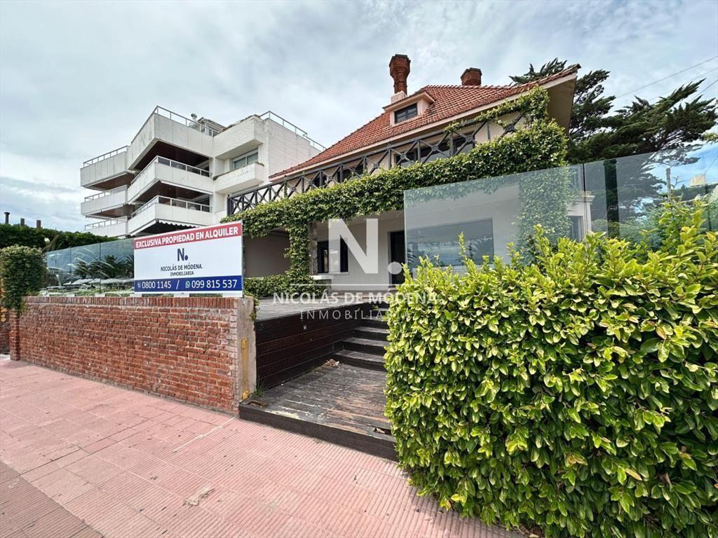 Casa de gran tamaÃ±o ubicada a pasos del Mar