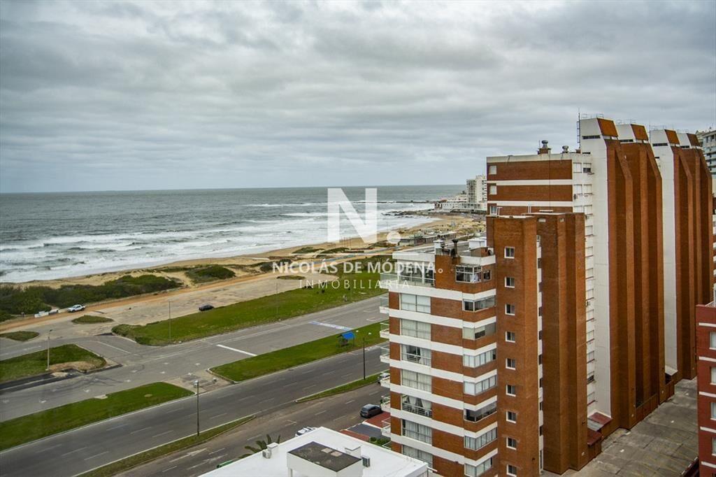 Apartamento en Venta de 3 dormitorios en parada 2
