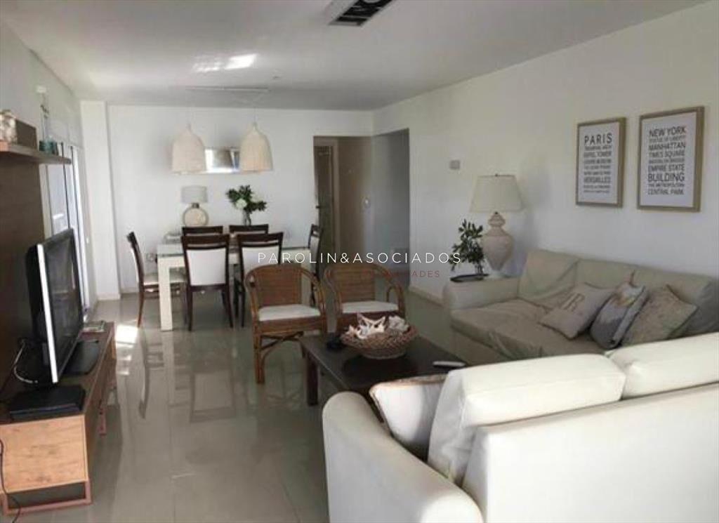 Apartamento en venta de 2 dormitorios en Punta