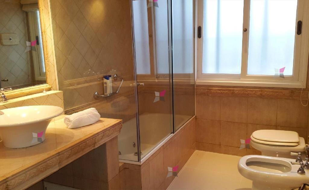 ALQUILER DE CASA 5 DORMITORIOS EN MANSA
