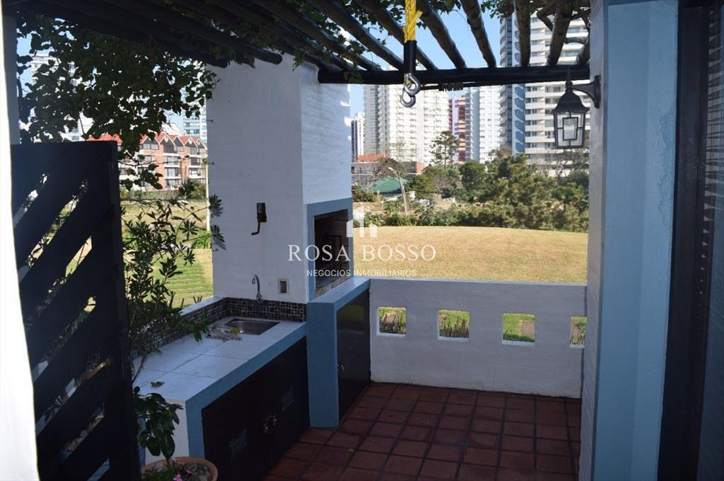 Apartamento en Brava, 3 dormitorios *