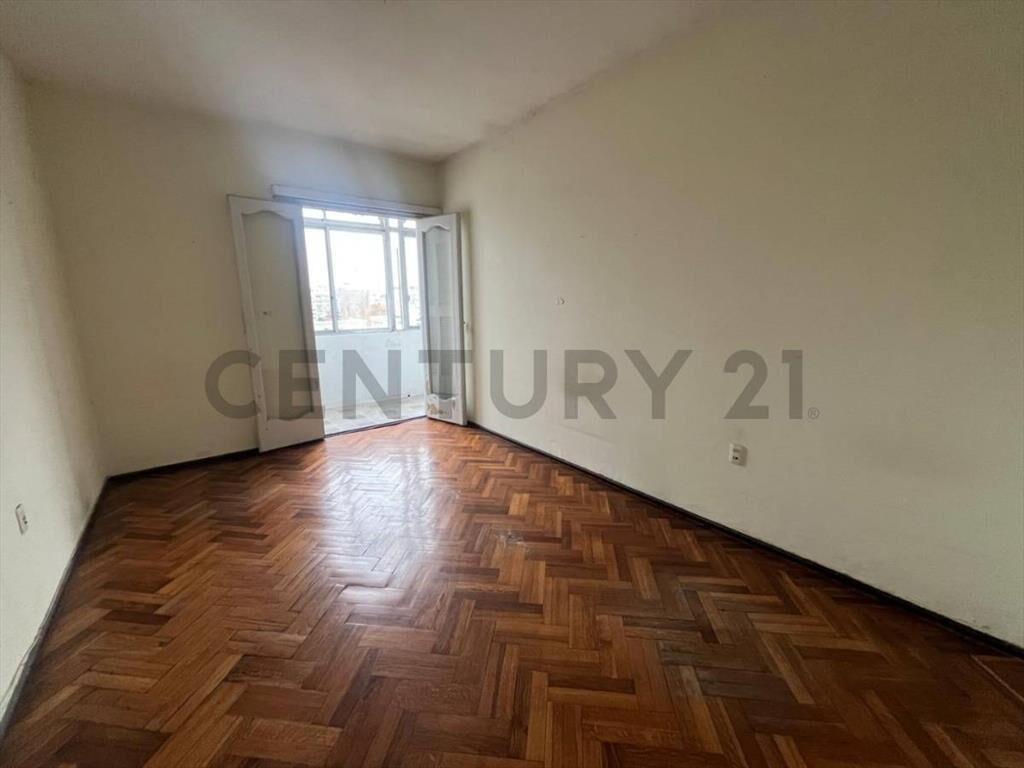 Centro 136m2 | 3 Dormitorios + Servicio | Estufa a Leña |...