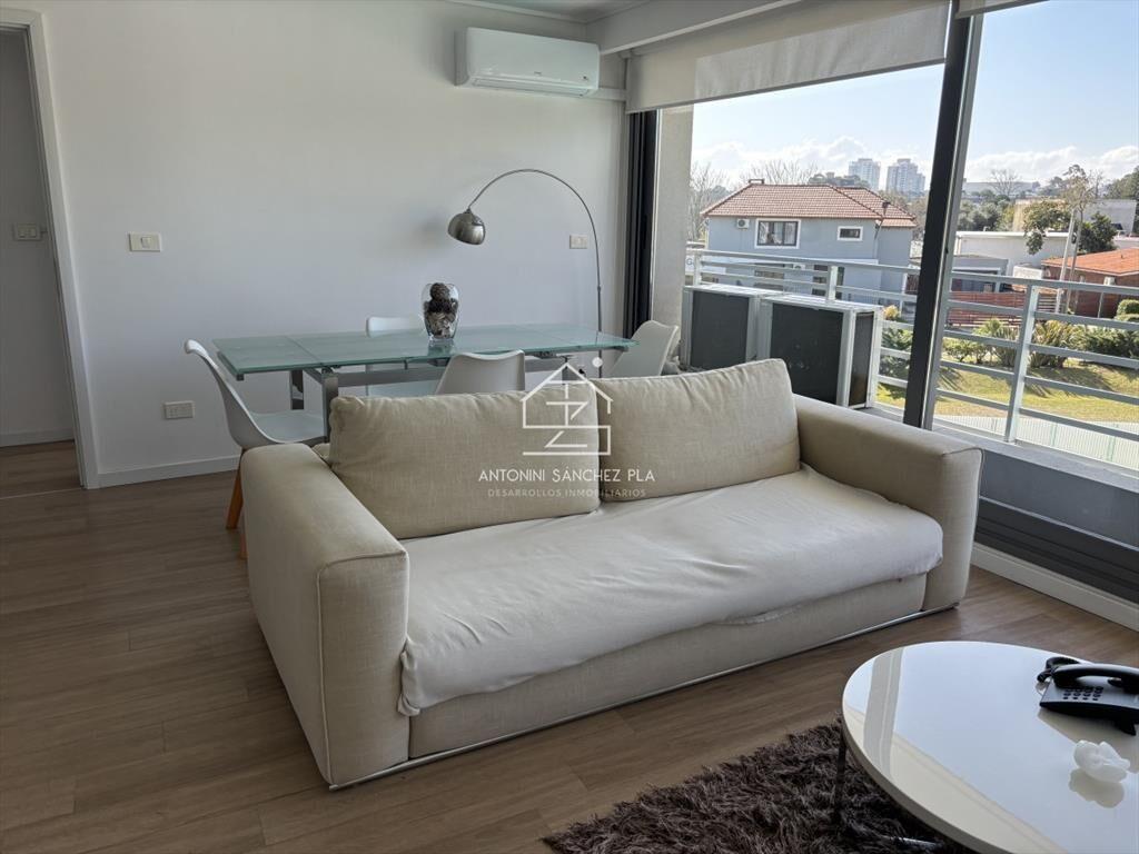 Apartamento en alquiler temporario Playa Mansa 2 dormitorio