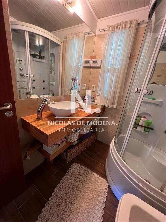 Casa en venta de 5 dormitorios con jardÃ­n  en