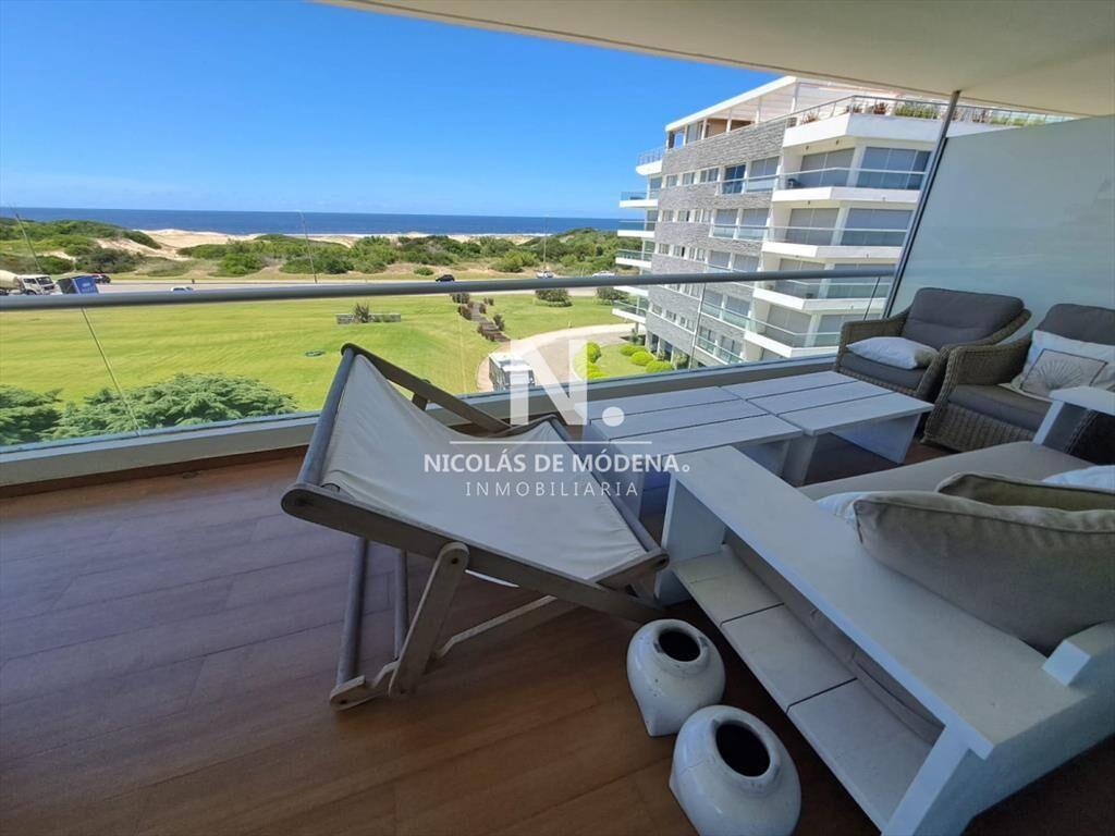 Alquiler en punta del este 3 dormitorios sobre el mar Brava