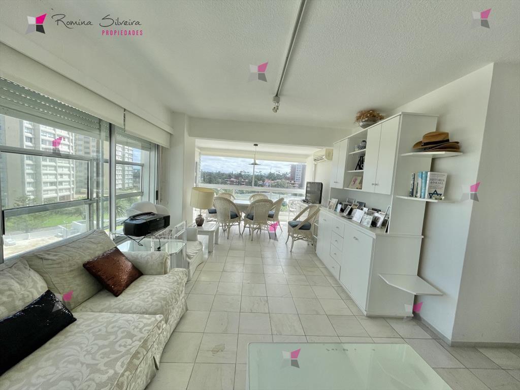 VENTA DE APARTAMENTO DE 3 DORMITORIOS FRENTE AL