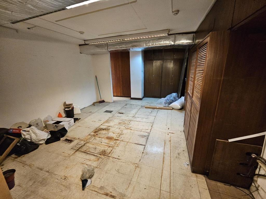 18 de julio y Paullier, 11 mts de frente, 200 m2 !!