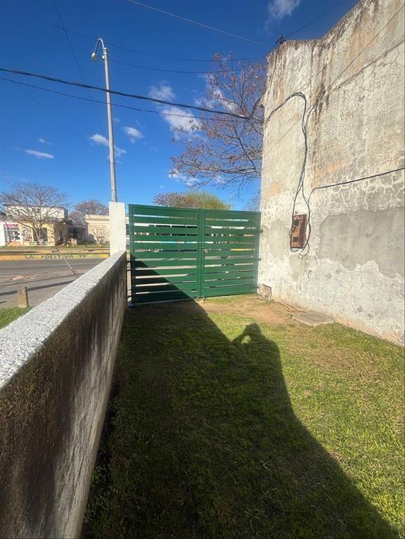 Venta de Casa en Colón, todo a reciclar, sobre Avda. Garzón.