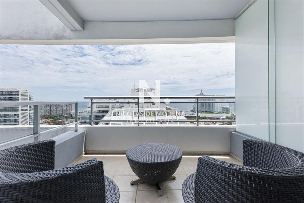 Vende apartamento en Brava Punta del Este de 3