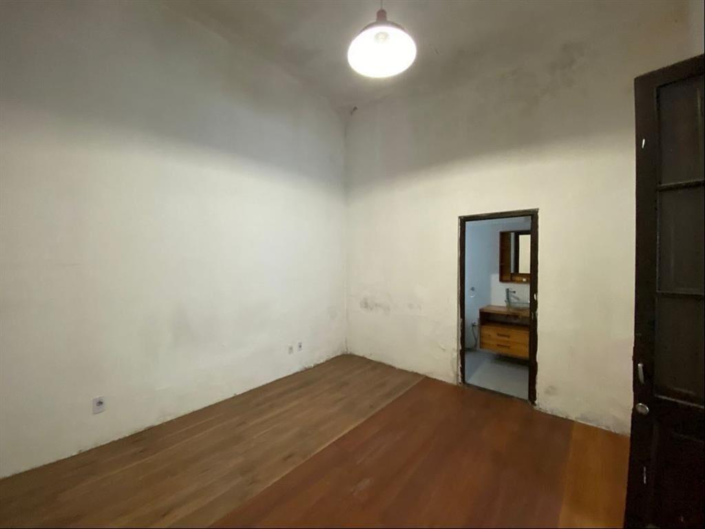 Venta casa Reducto 4 dormitorios+deposito,fondo. CON RENTA