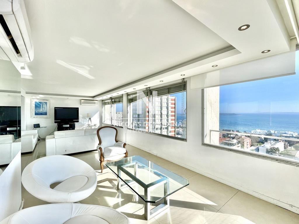 Vende apartamento de 3 dormitorios con excelente