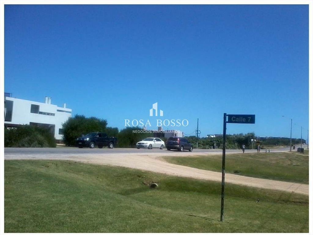 Casa Venta 3 dormitorios Altos de Punta Piedra con vista al