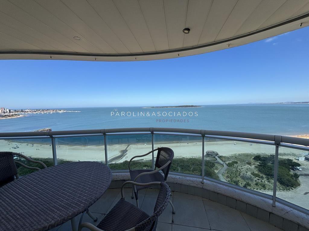 Apartamento en venta de 3 dormitorios + dependencia en Mill