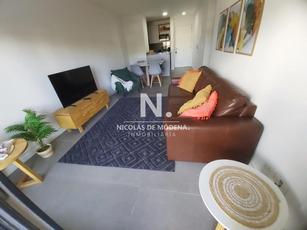Vende apartamento de 1 dormitorio y medio en del