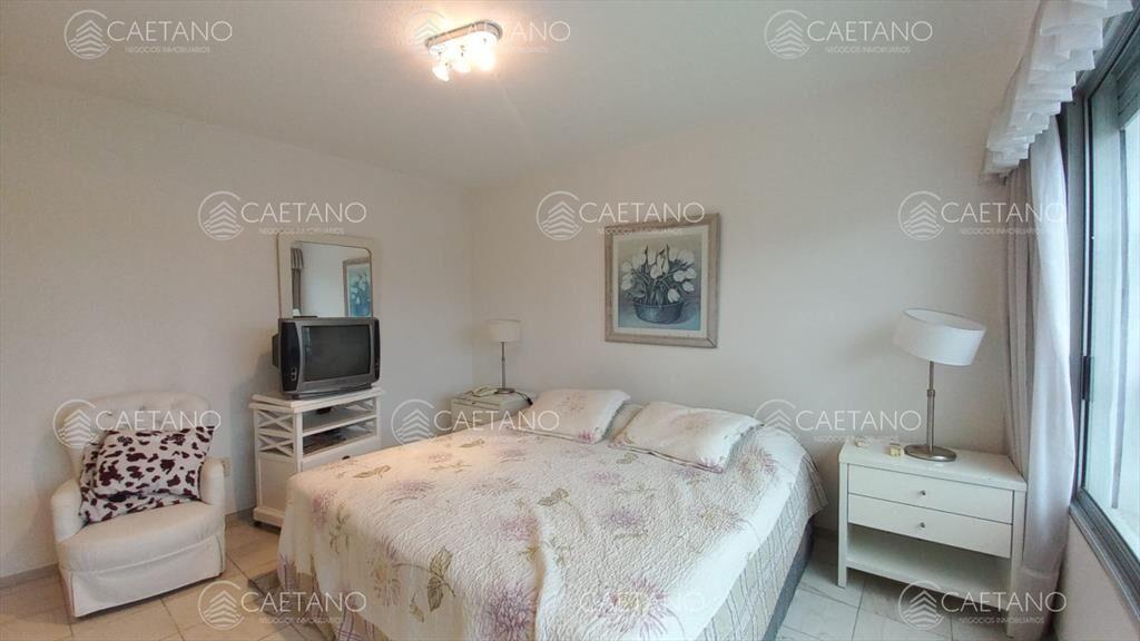 Departamento de 3 dormitorios + dependencia en