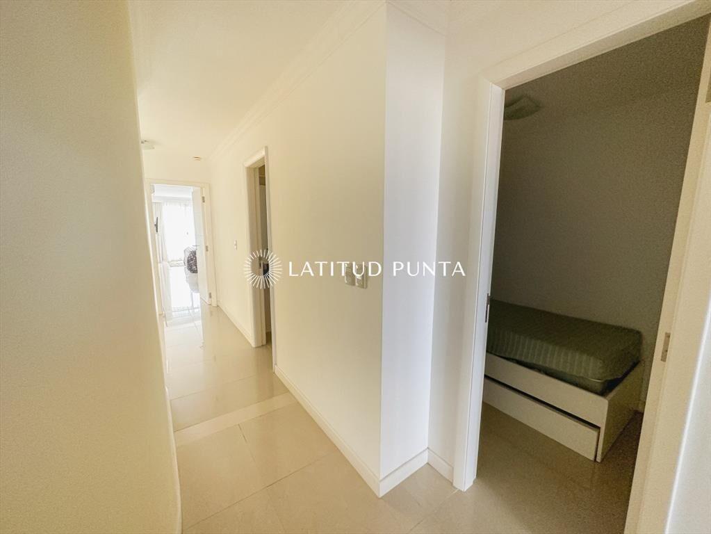 Apartamento en Casino Tower, 2 dormitorios y