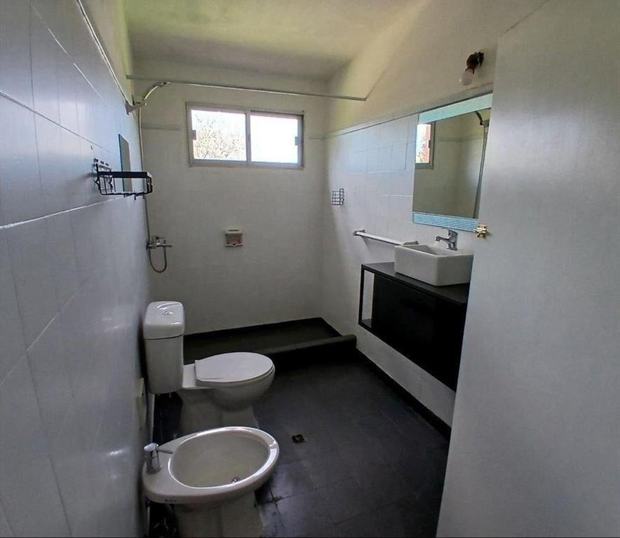 Venta de casa, con gran terreno.