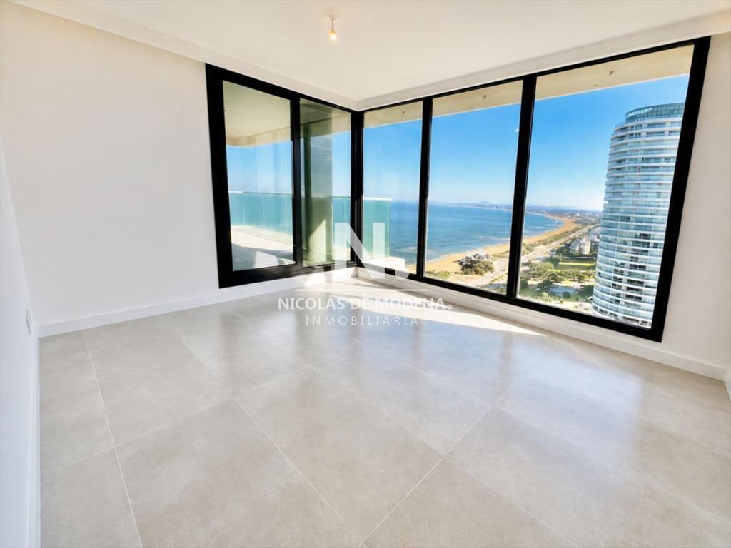 Departamento de 4 dormitorios en venta frente al