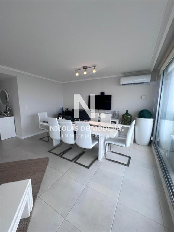 En venta apartamento de 3 dormitorios en suite en